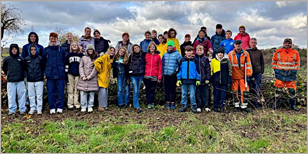 Die Klasse 7a des Theodorianums für Naturschutz im Einsatz