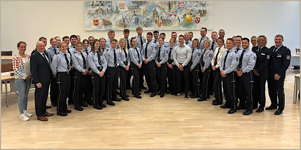 Neue Polizistinnen und Polizisten am Start