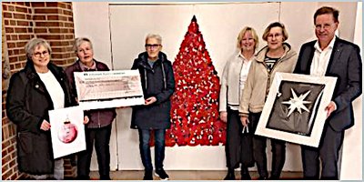 Spendenübergabe zum Abschluss