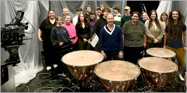 Detmold (as). Ein besonderer Videodreh in Detmold: Unter der Leitung von Prof. Georgij Pestov haben Studierende der Technischen Hochschule Ostwestfalen-Lippe ein Musikvideo für den Solopaukisten Wieland Welzel realisiert. 