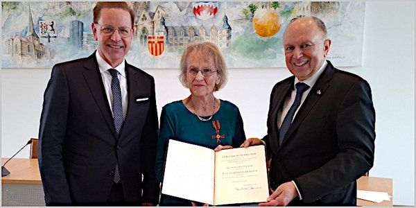 Mit Verdienstkreuz am Bande geehrt Mit Verdienstkreuz am Bande geehrt