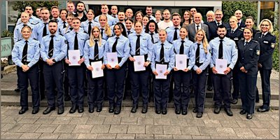 34 neue Polizistinnen und Polizisten 34 neue Polizistinnen und Polizisten