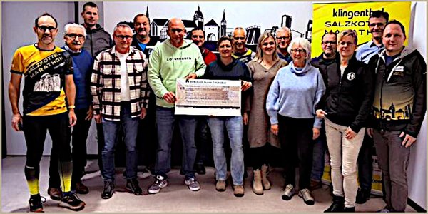 Marathon-Spendenscheck an Vereine