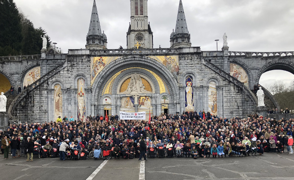 So wie hier im März 2018 wird sich auch im April 2019 wieder eine große Pilgergemeinschaft nach Lourdes aufmachen Malteser Lourdeswallfahrt 2019ausgebucht.