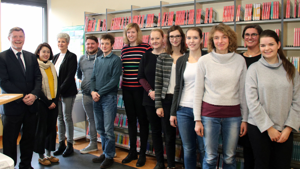 Sie wollen gemeinsam Unterrichtsausfall an Grundschulen im Kreis Paderborn erfolgreich überbrücken Neun Lehrkräfte eingestellt
