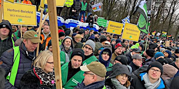 Landwirte bei Kundgebung in Berlin