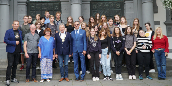 Schüler aus Przemysl zu Gast im Rathaus