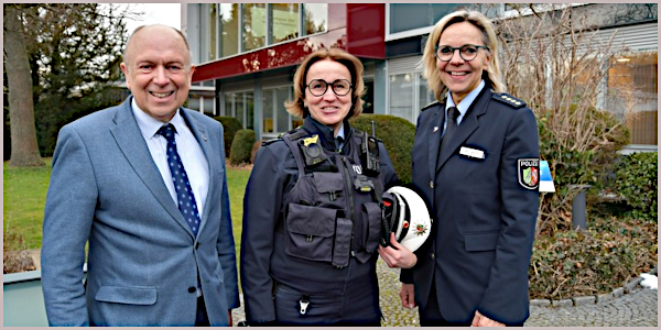 Neue Kollegin im Büro für Sicherheit